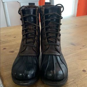 Frye Veronica Duck Leather Shearling Lined Boot